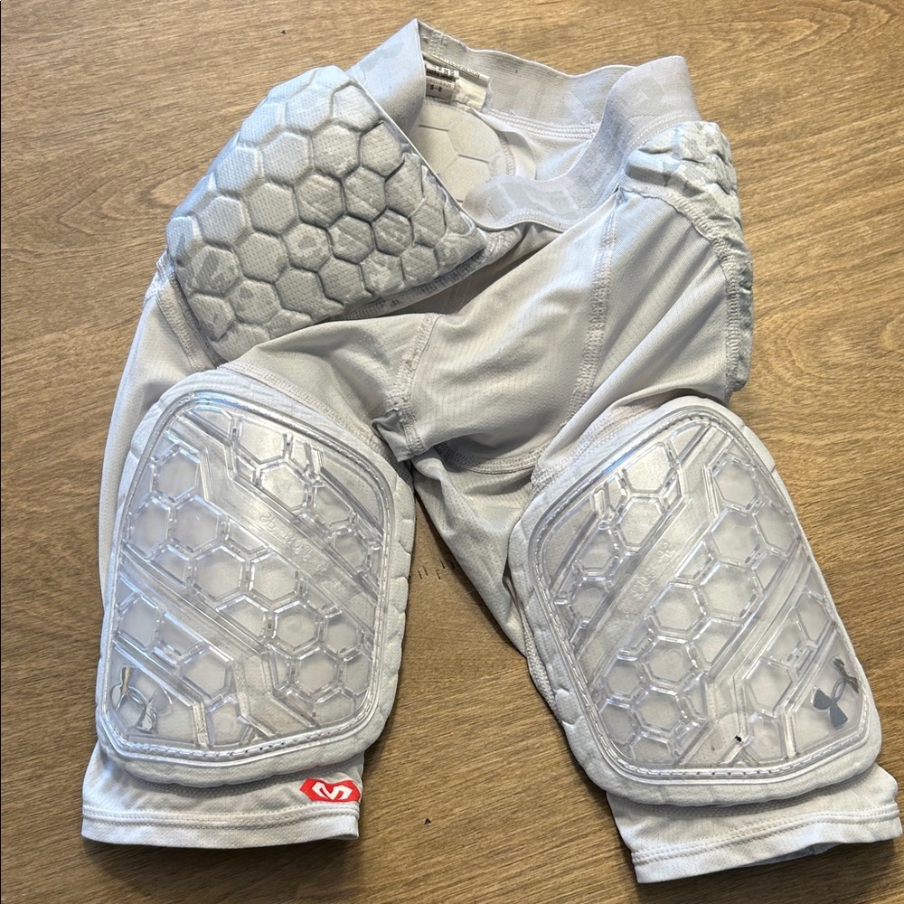 Under Armour YS football padded girdle